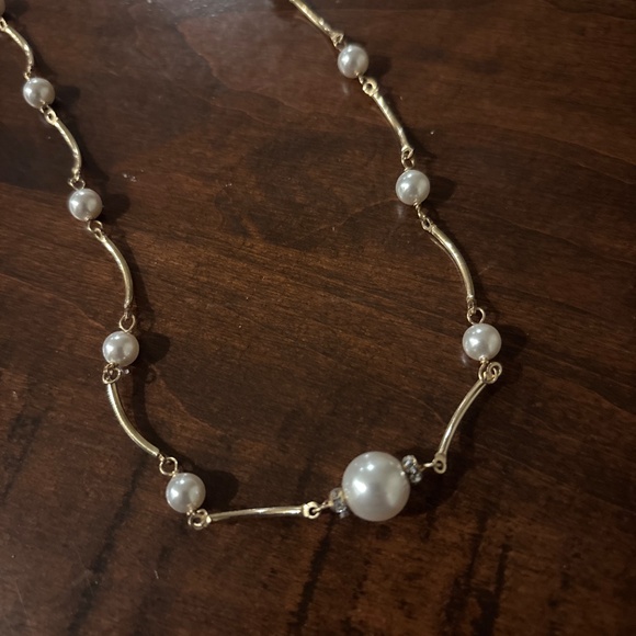 Ann Hand told pearl wavy necklace - Picture 2 of 6